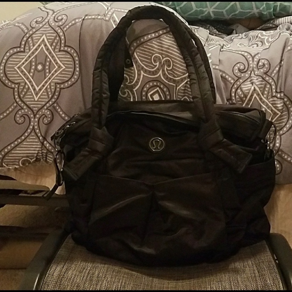 Lululemon Triumph Tote